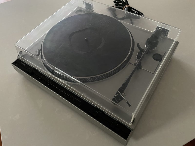 Philips AF-911 Direct Drive Turntable / Audio Technica Cartridge (1980s) Carousel 1