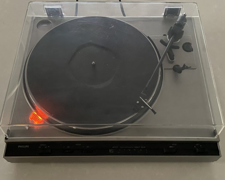 Philips AF-911 Direct Drive Turntable / Audio Technica Cartridge (1980s) Carousel 2