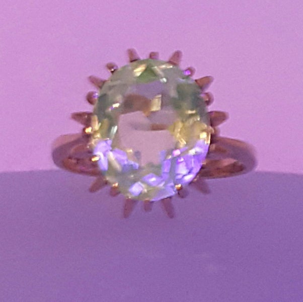___ Vintage 9ct Gold Spinel Ring Carousel 12