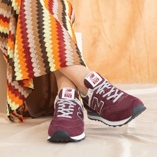 NEW BALANCE WOMENS 574 BURGUNDY WHITE B Carousel 2