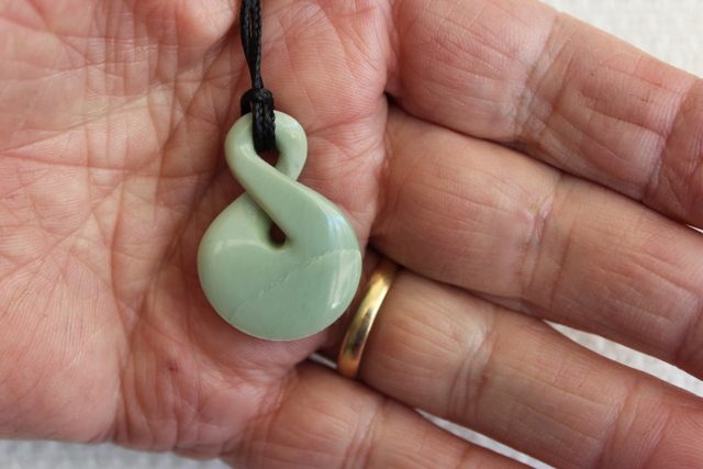 BEAUTIFUL SMALL TWIST INANGA POUNAMU / Jade Twist Small #120 Carousel 1