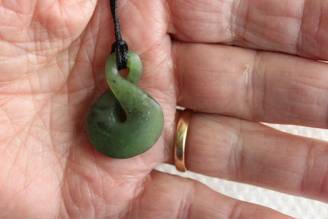 BEAUTIFUL MATTE SMALL TWIST KAWAKAWA POUNAMU / Jade Twist Small #119 Carousel 2