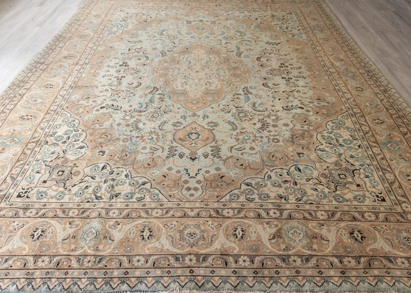 Vintage Nain Hand-Knotted Wool Persian Rug (Size: 300 X 390 CM) Carousel 1