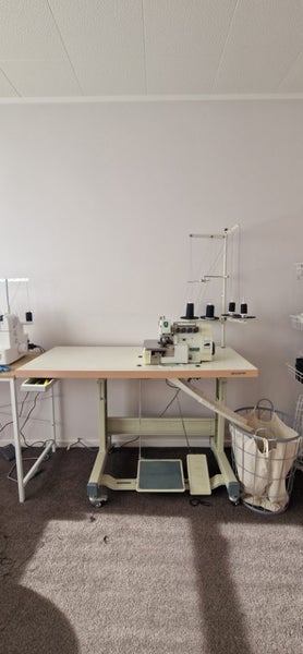 Zoje High-speed overlock (serger) machine Carousel 1