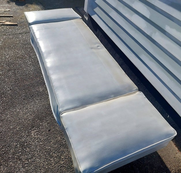 Retro White Couch Carousel 8
