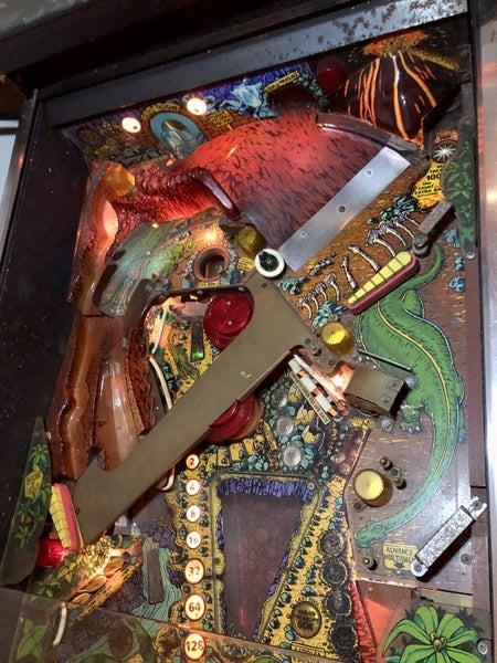 Pinball Escape From Lost World (Bally) Carousel 2
