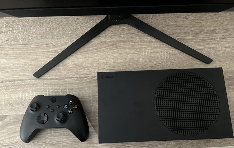 24inch Samsung Monitor & XBOX Series S 1TB & Turtle Beach Stealth 500x Carousel 2