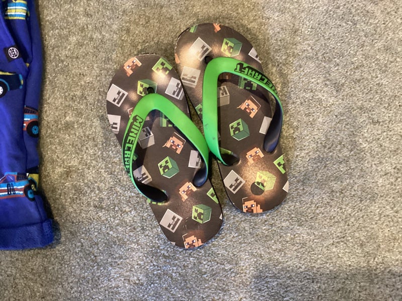 Boys Bulk Lot, Minecraft sandals & more. Size 6 & 7yrs Carousel 2
