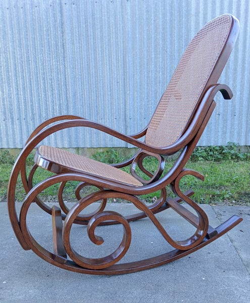 Beautiful Elven rocking chair Carousel 2