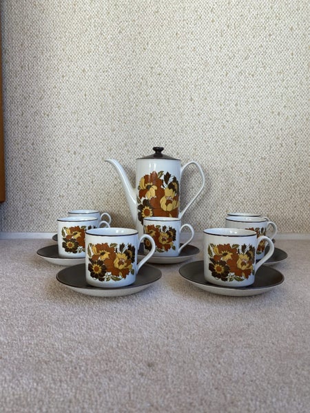 Vintage 60’s or 70’s Pot & Cups Johnson Brothers England Ironstone Ceramic Set Carousel 1