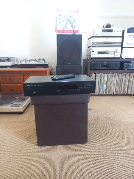 YAMAHA CDX-530 Carousel 5