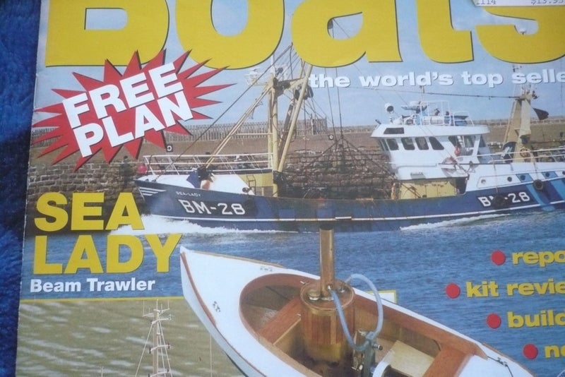 10 X "Model Boats" mags from year 2000 c/w 2 sets of plans Carousel 2