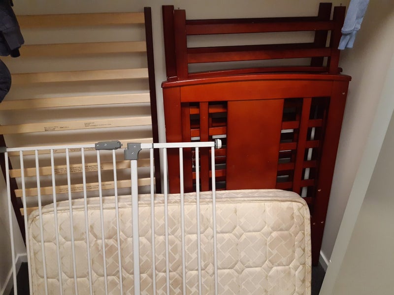 Awesome Baby Wooden Bassinet/cot Carousel 1