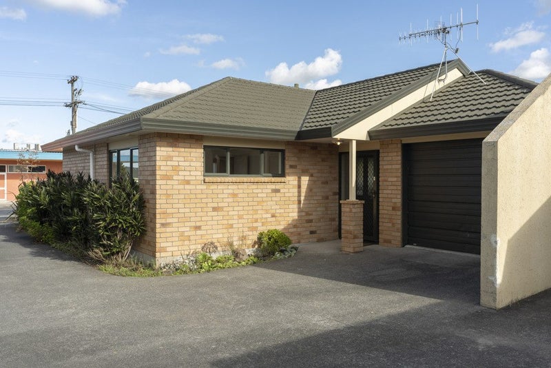 Image 2 of 17