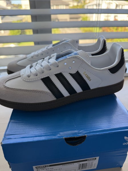 New Adidas Samba Sneakers EU size 40 Carousel 2