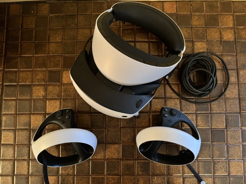 PSVR2 + Controllers - Barely Used Carousel 1