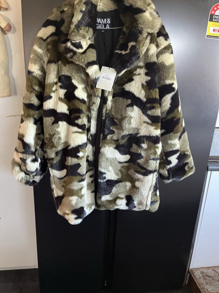 Camo Faux Fur jacket/coat Carousel 1