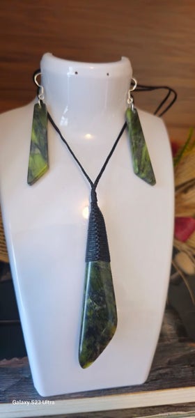 Pounamu /Greenstone Carousel 2