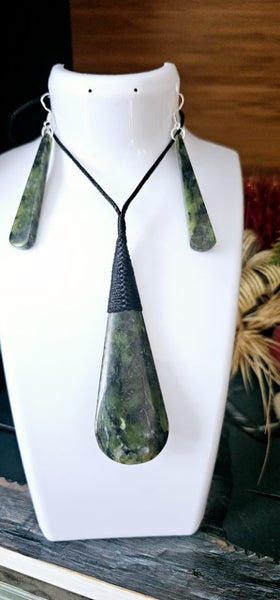 Pounamu /Greenstone Carousel 2