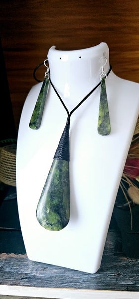 Pounamu /Greenstone Carousel 1