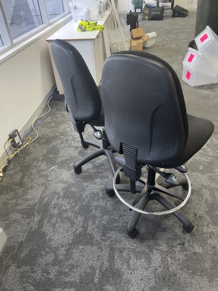 Desk chairs Carousel 1