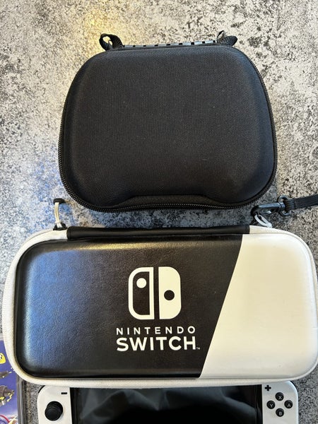 Mint condition Nintendo oled with 4x games and extras Carousel 7