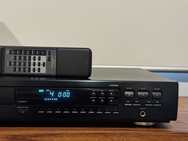 Marantz CD-67 CD Player – Excellent Condition with Remote Carousel 2