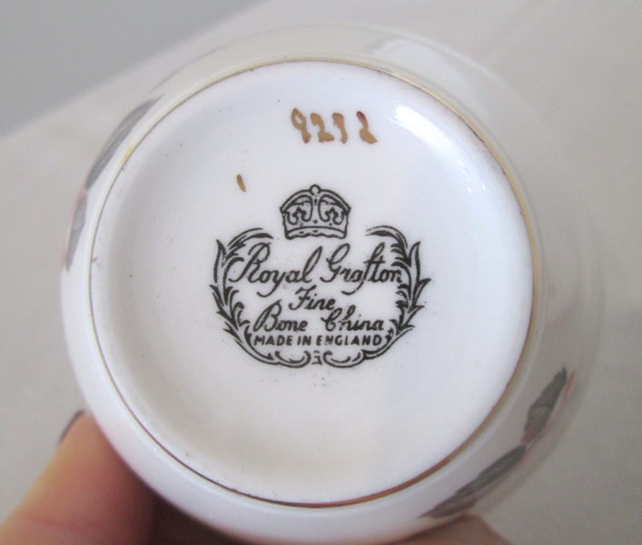 Royal Grafton Milk Jug & Sugar Bowl Carousel 2