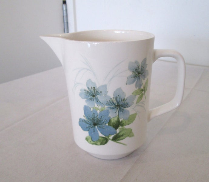 Sapphire by Crown Lynn Jug – 2 Carousel 1