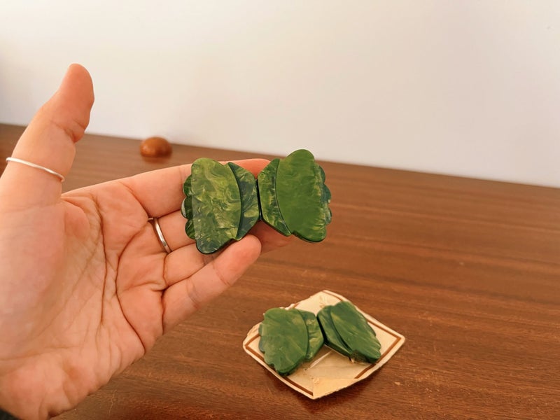 Vintage 1930’s? Green Bakelite Belt Buckles X2 Carousel 1