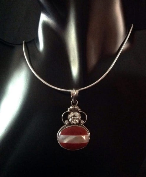 Sterling Silver ‘Pendant’ with Mother of Pearl & red Agate. Carousel 1