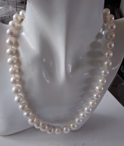 10-11mm Semi-Round White FW Pearl Necklace Carousel 2