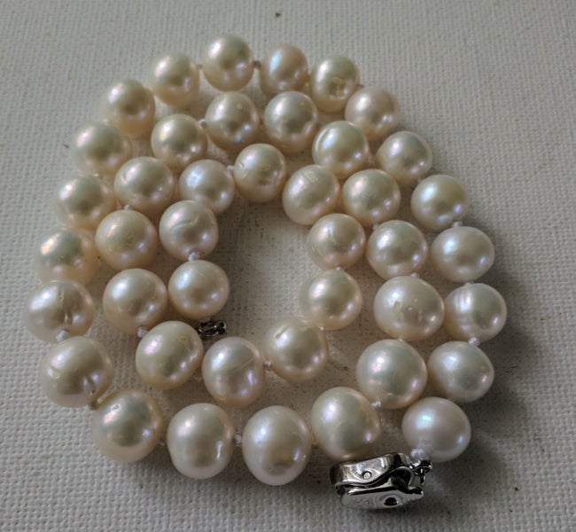 10-11mm Semi-Round White FW Pearl Necklace Carousel 6
