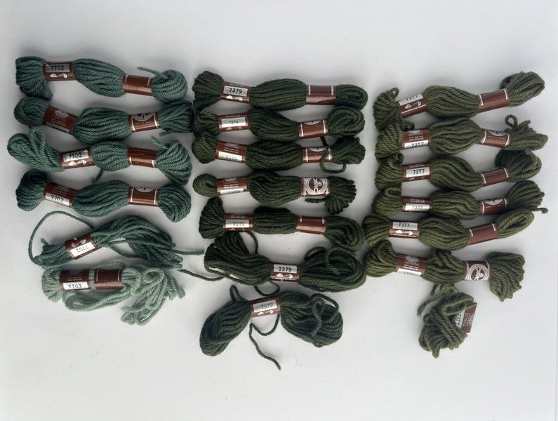 DMC Tapestry Wool X 18 > Carousel 1