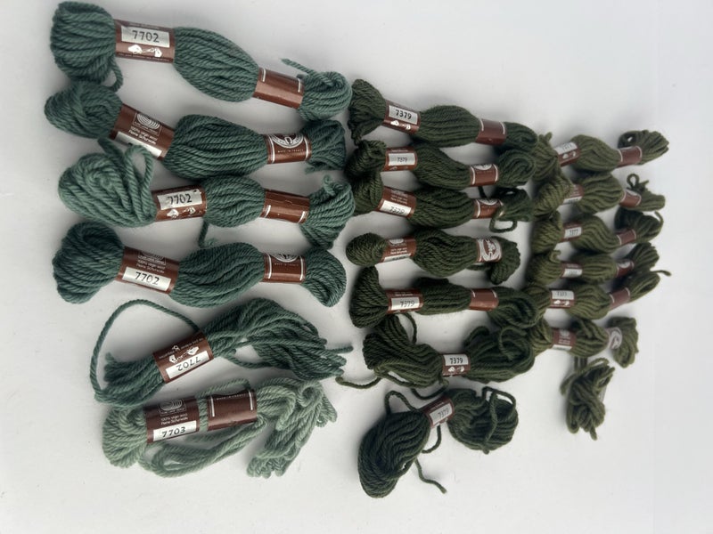 DMC Tapestry Wool X 18 > Carousel 2
