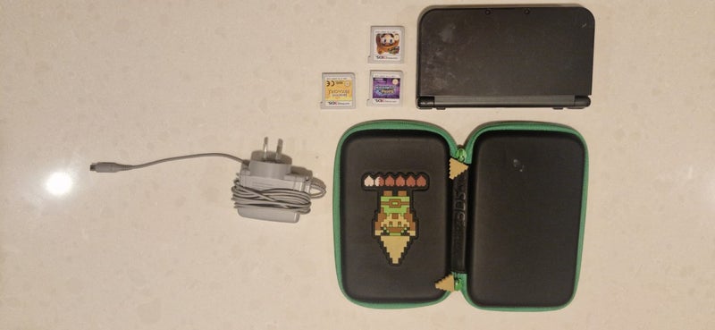 "New" Nintendo 3ds XL (Modded, 32gb sd) + 3 physical games Carousel 1