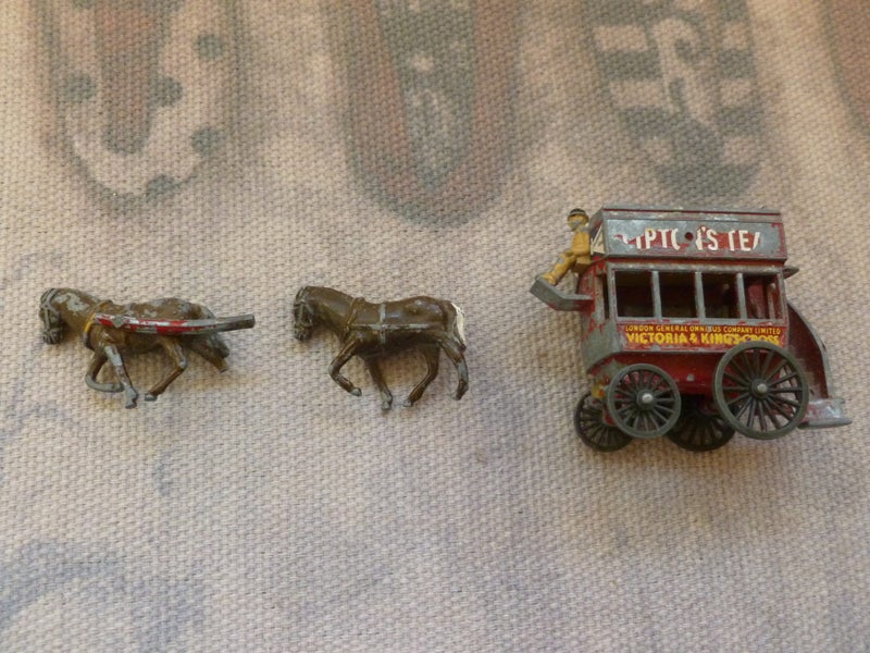 Die Cast Omnibus Carousel 2