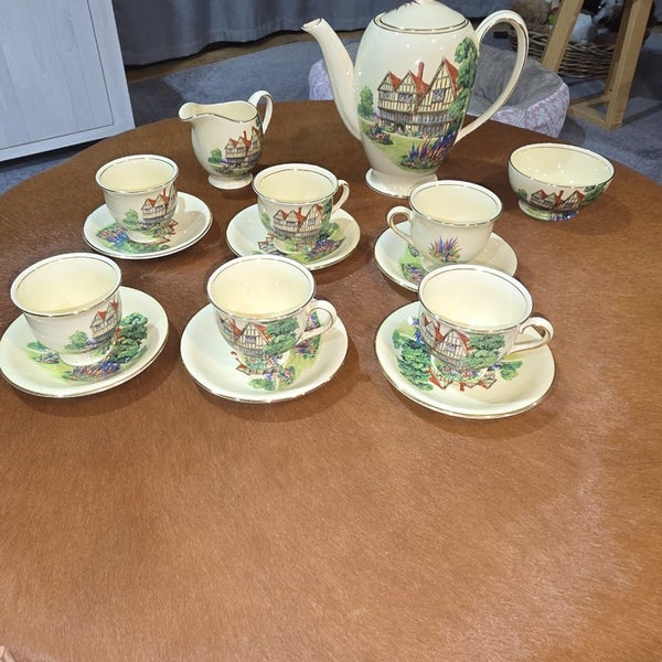 Royal Winton tea set Carousel 1