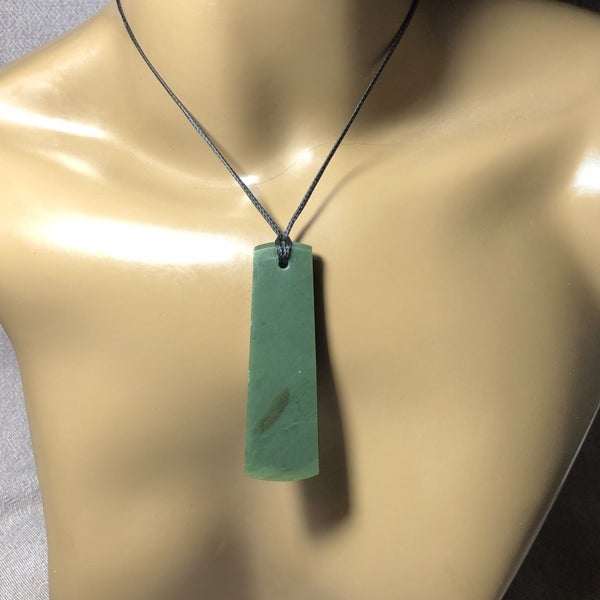 CRAZY 1 DAY AUCTION: 7.5cm Greenstone Toki Pendant, $1 Reserve Carousel 9