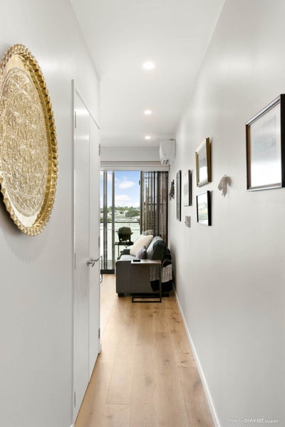 Image 2 of 11