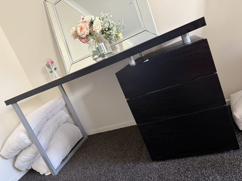 Black Desk/Study Desk Carousel 1