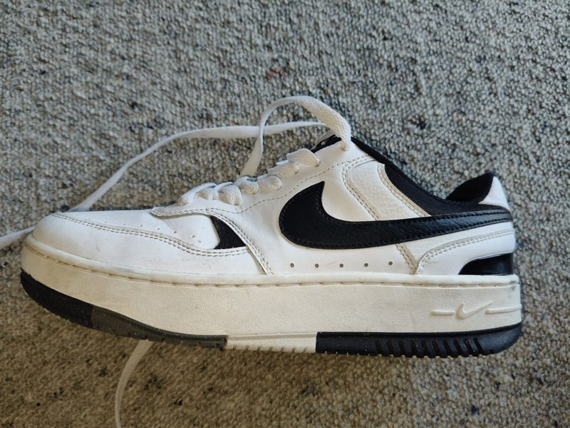 Nike shoes Carousel 1