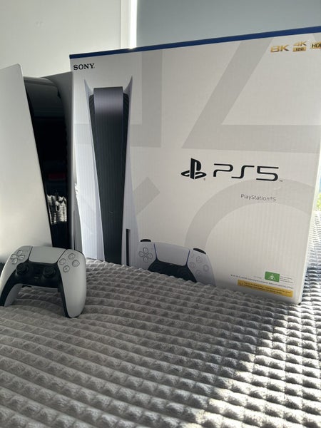 PS5 Disc Version Carousel 1