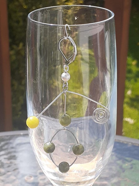 Southern Cross Greenstone pounamu earring with .925 silver hooks Carousel 1