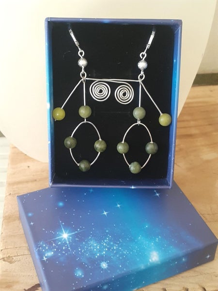 Southern Cross Greenstone pounamu earring with .925 silver hooks Carousel 2