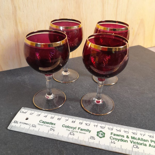 Elegant sherry glasses Carousel 2