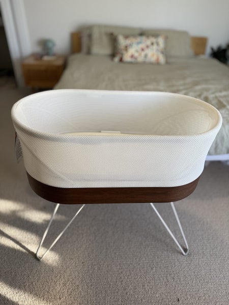 Snoo Smart Sleeper Bassinet – Excellent Condition, 7 Months Use Only Carousel 1