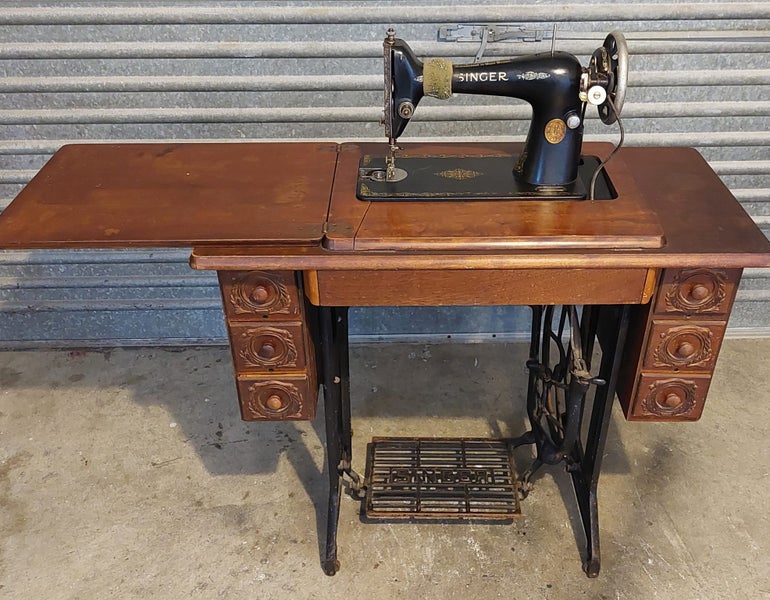 Singer Sewing Machine Carousel 1