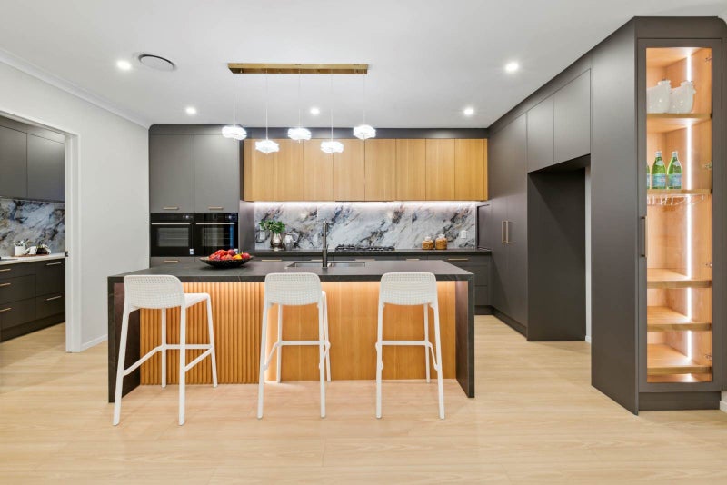LEGAL HOME & INCOME | 3 KITCHENS | MASTER BUILD62866869492482114