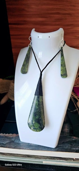 Pounamu /Greenstone Carousel 1